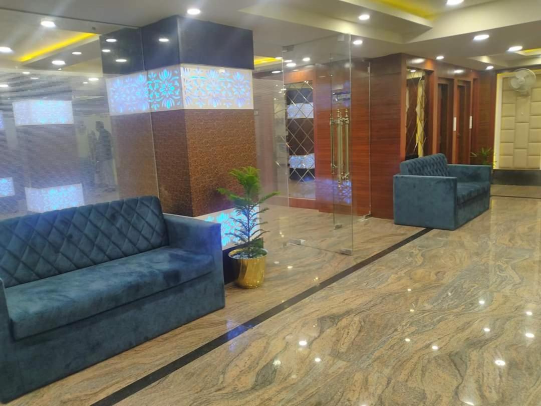 Hotel Sjr Varanasi Exterior photo