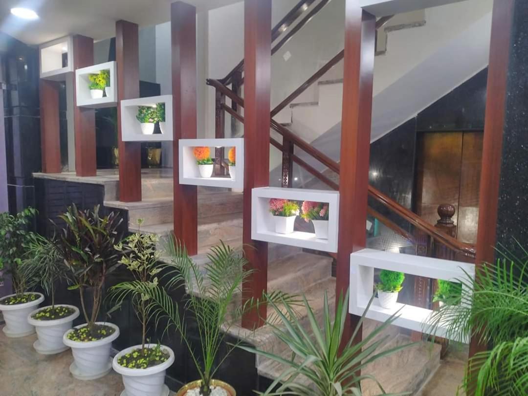 Hotel Sjr Varanasi Exterior photo